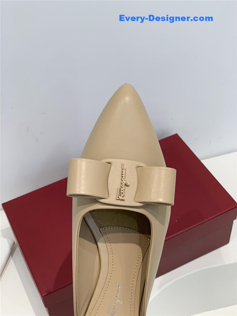Salvatore Ferragamo new pointed half drag bow slippers