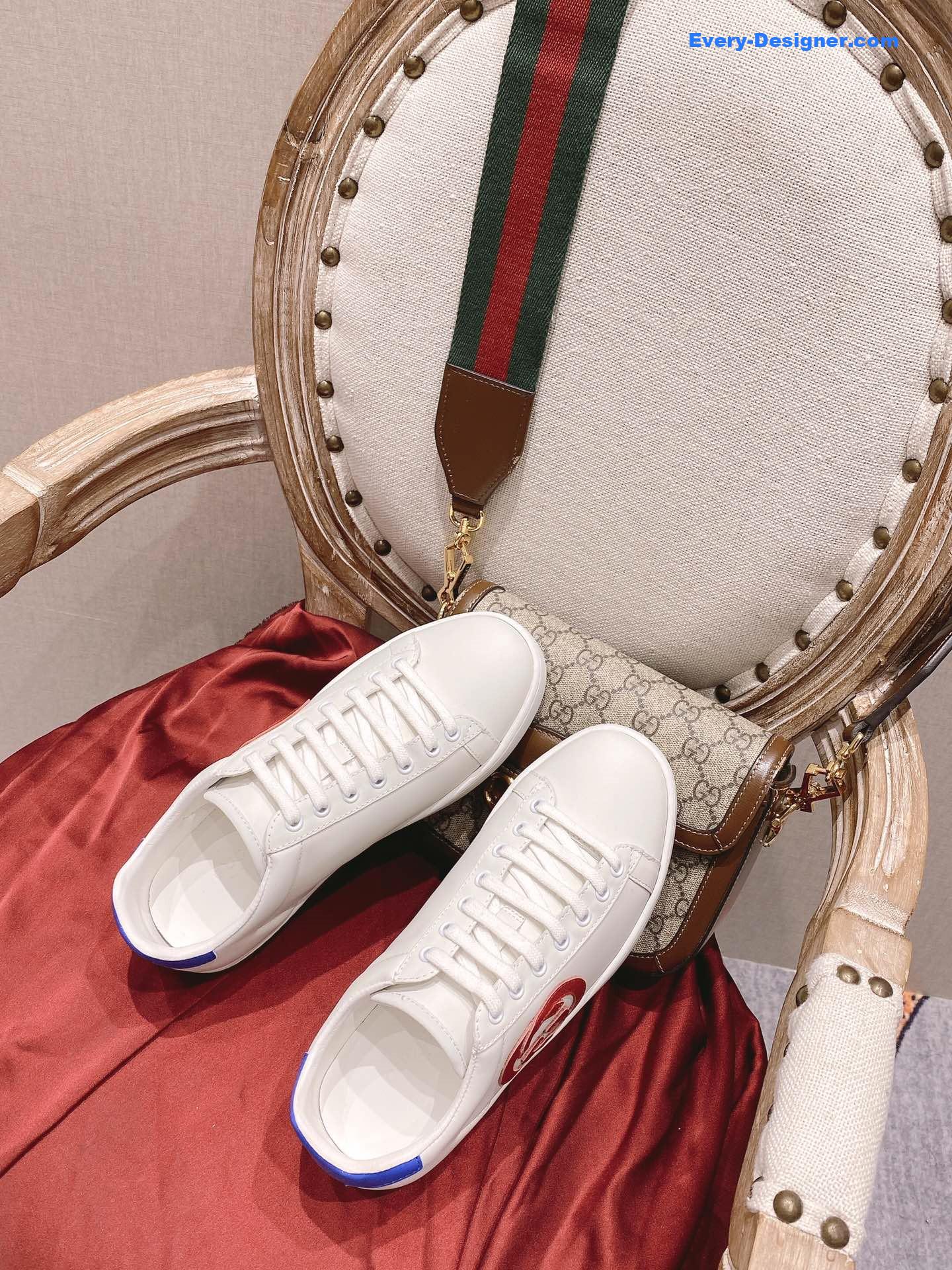 Gvc*1 classic sports lace-up white shoes
