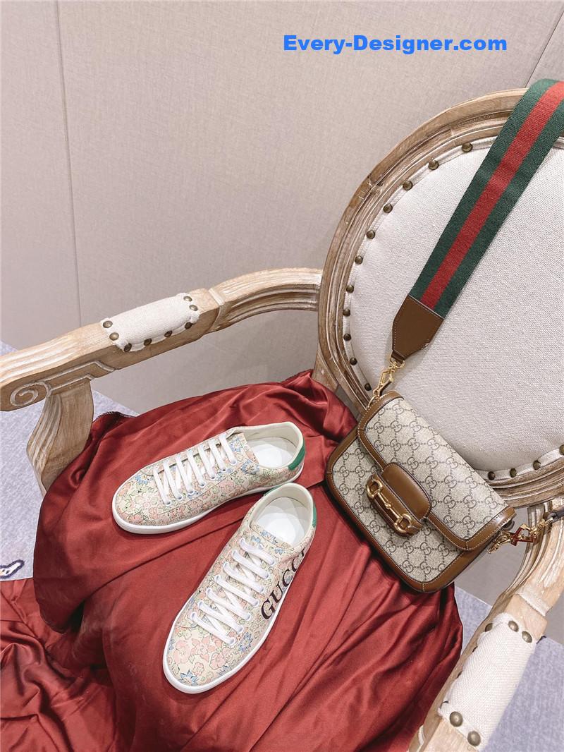 Gvc*1 classic sports lace-up white shoes