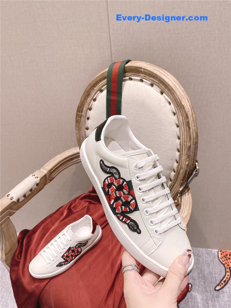 Gvc*1 classic sports lace-up white shoes
