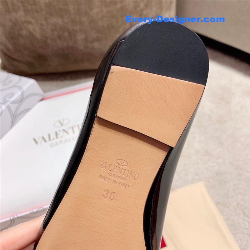 Va1e*ntin0 v logo slip-ons