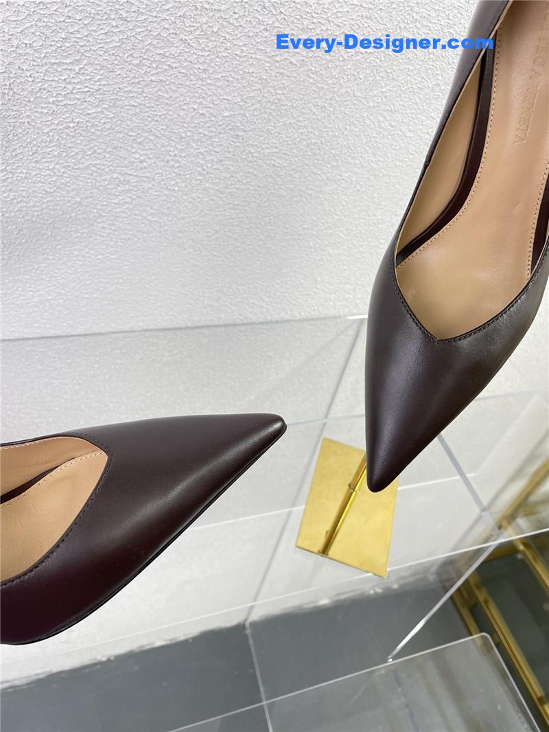 b0tt*ga Ven*ta puntas wedge pumps