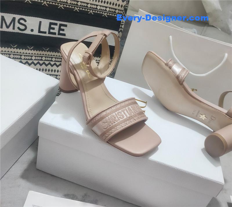 D10r square toe high heel sandals
