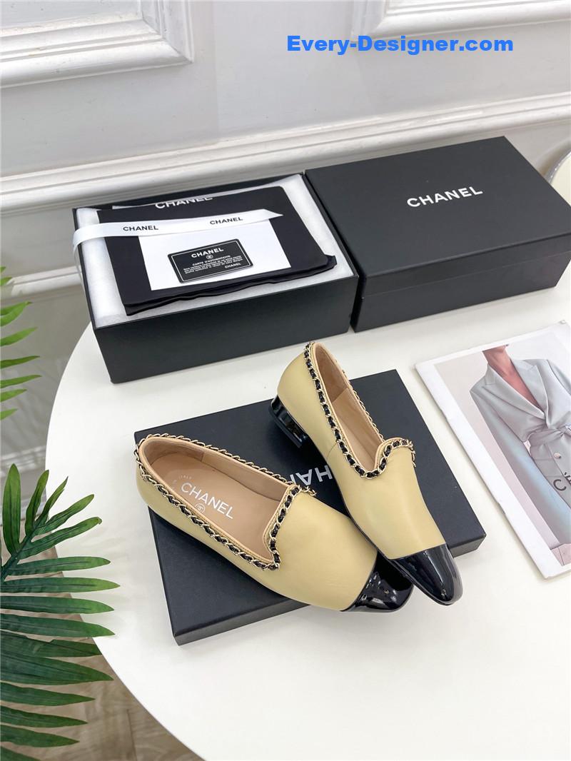 CC catwalk style chain deep mouth shoes