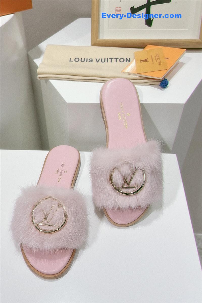l0vis Vvtt0n lv flat open toe sandals