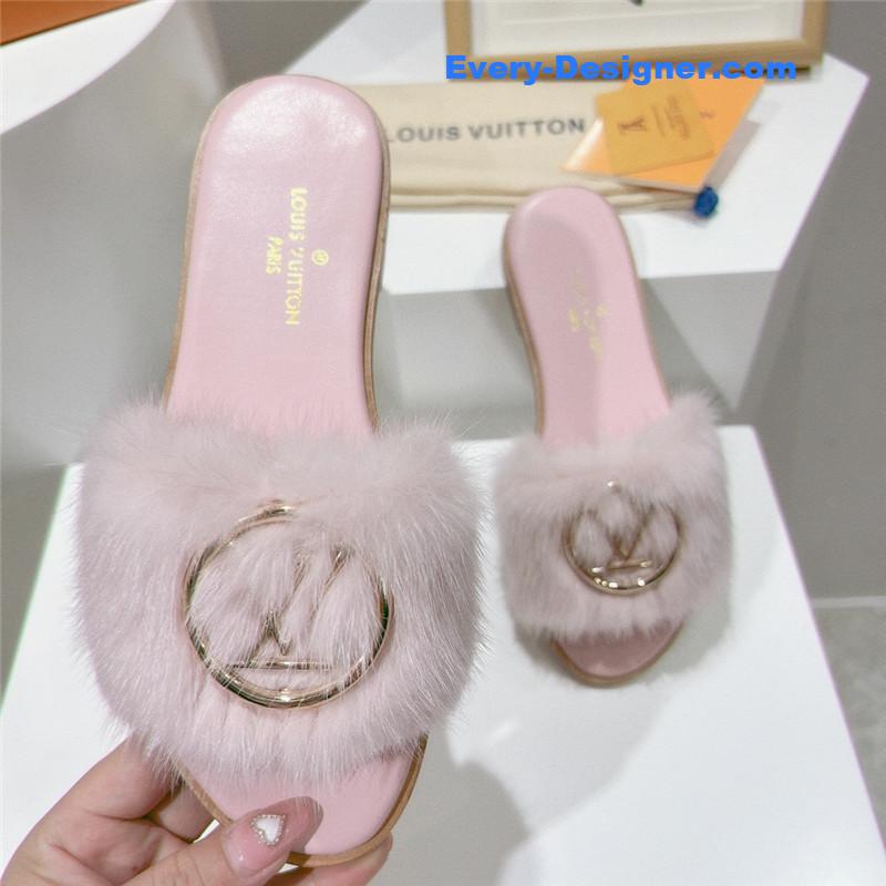 l0vis Vvtt0n lv flat open toe sandals