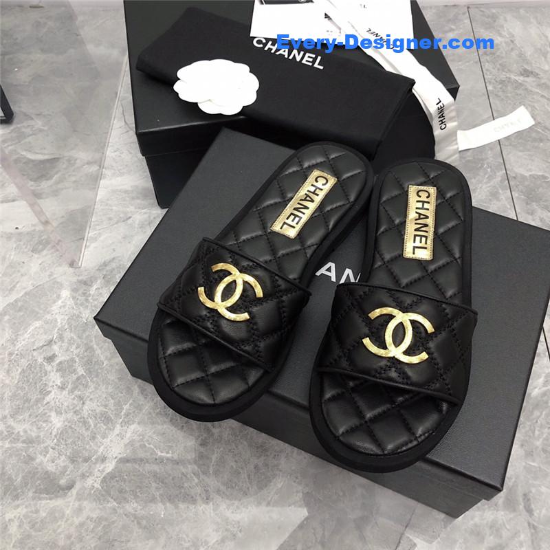 CC explosion Iogo sandals