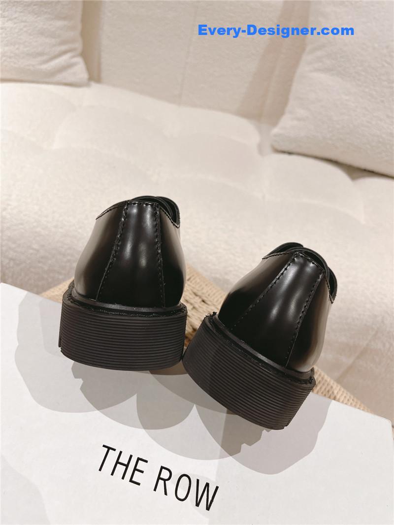 The R0w vintage square toe platform shoes