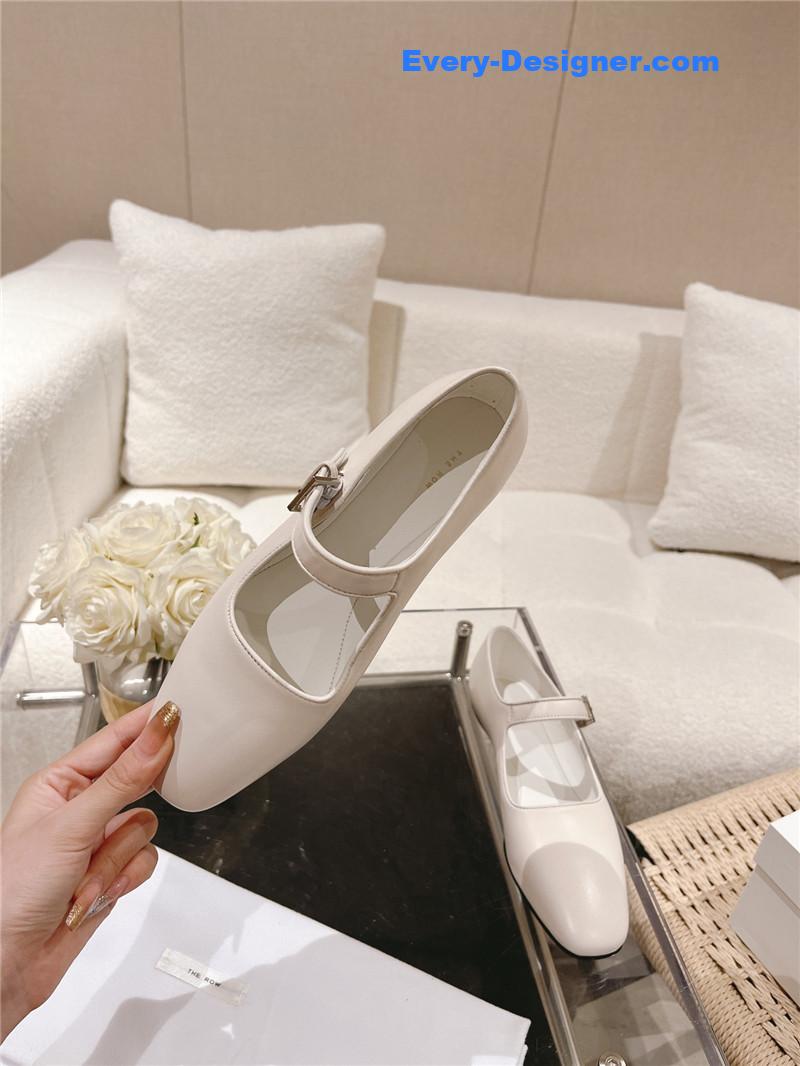 The R0w new trendy brand shoes