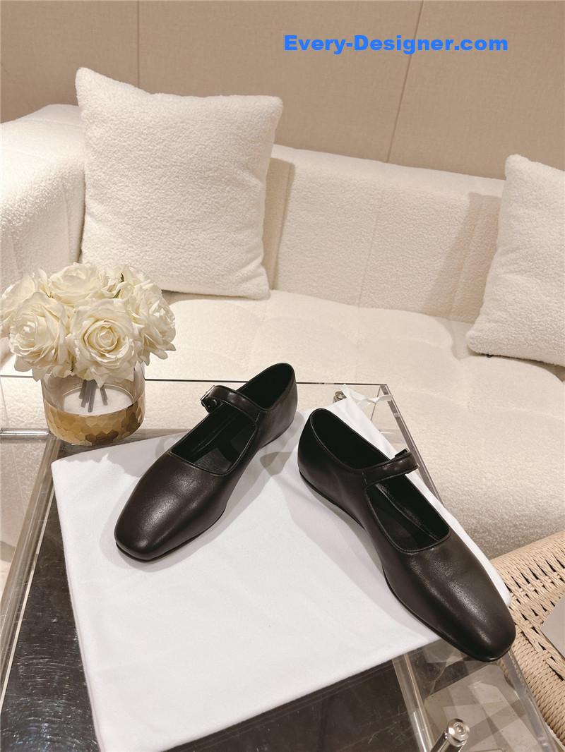 The R0w new trendy brand shoes
