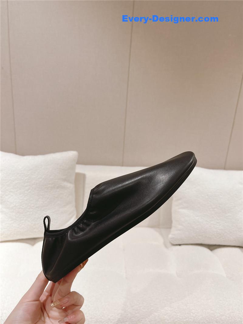 The R0w new trendy brand shoes