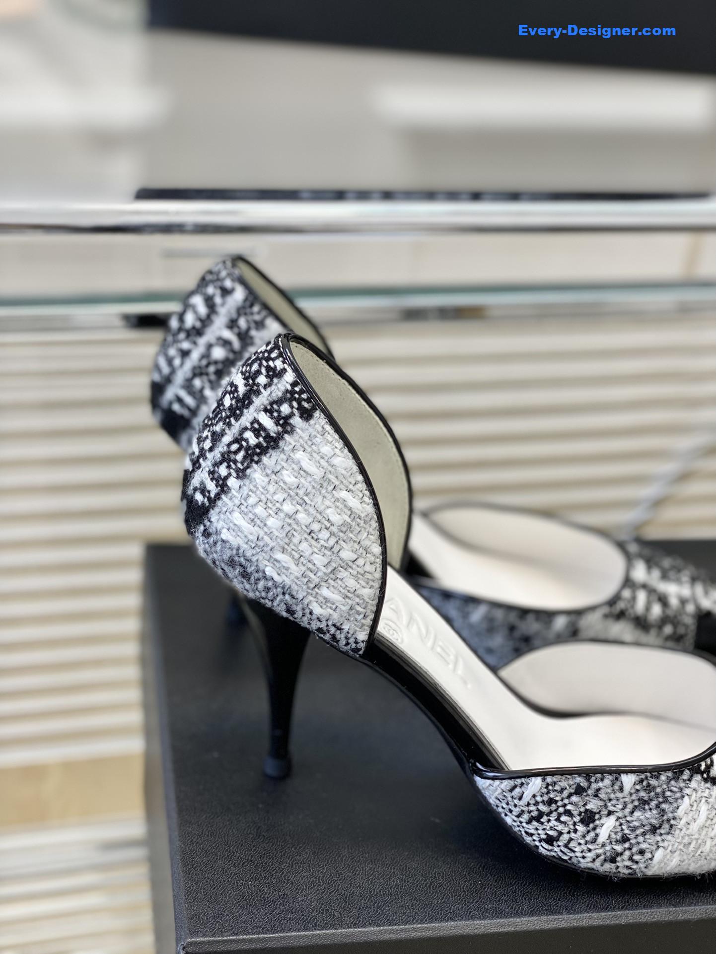 CC side empty high heels