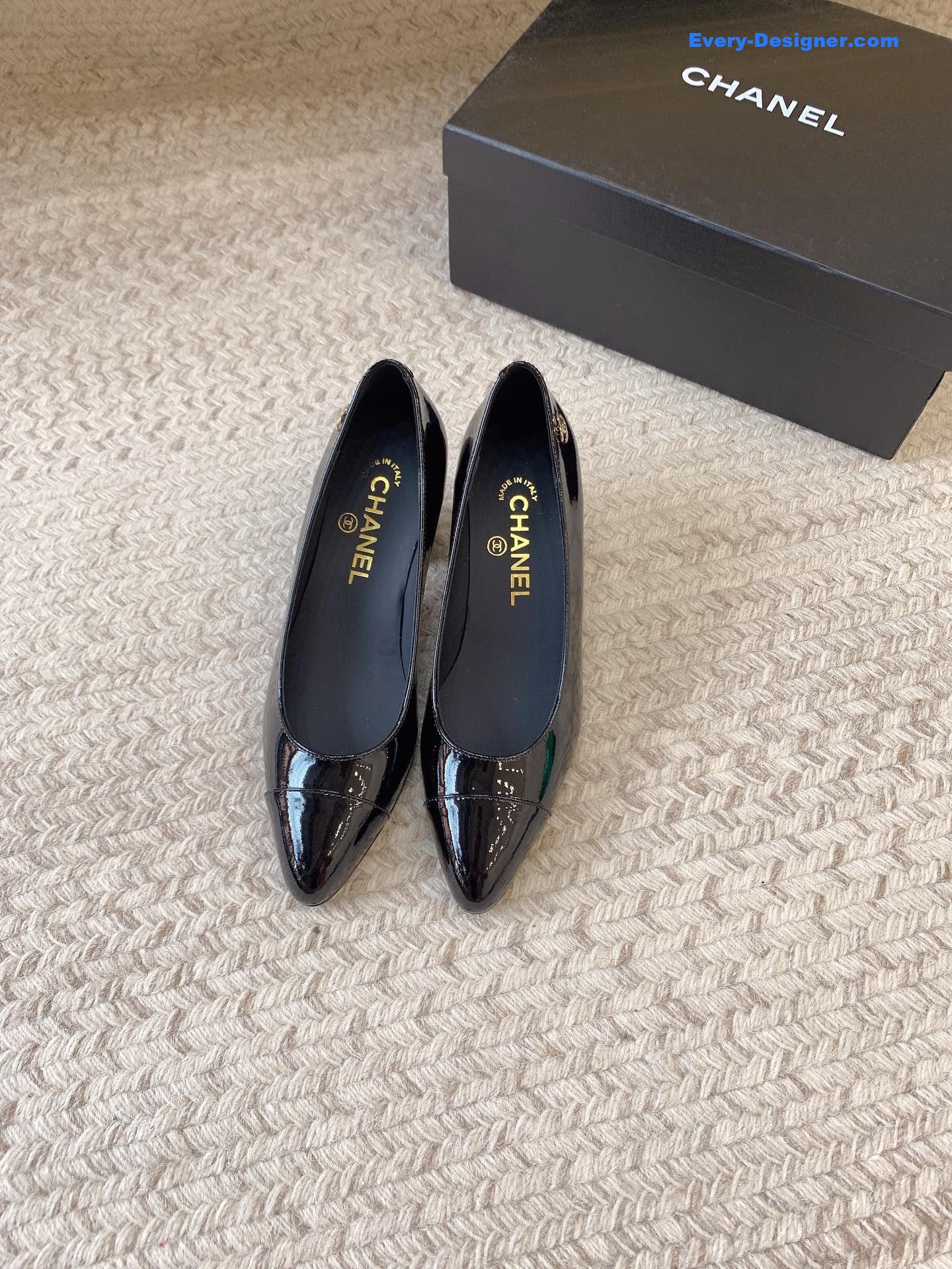CC new patent leather shoes