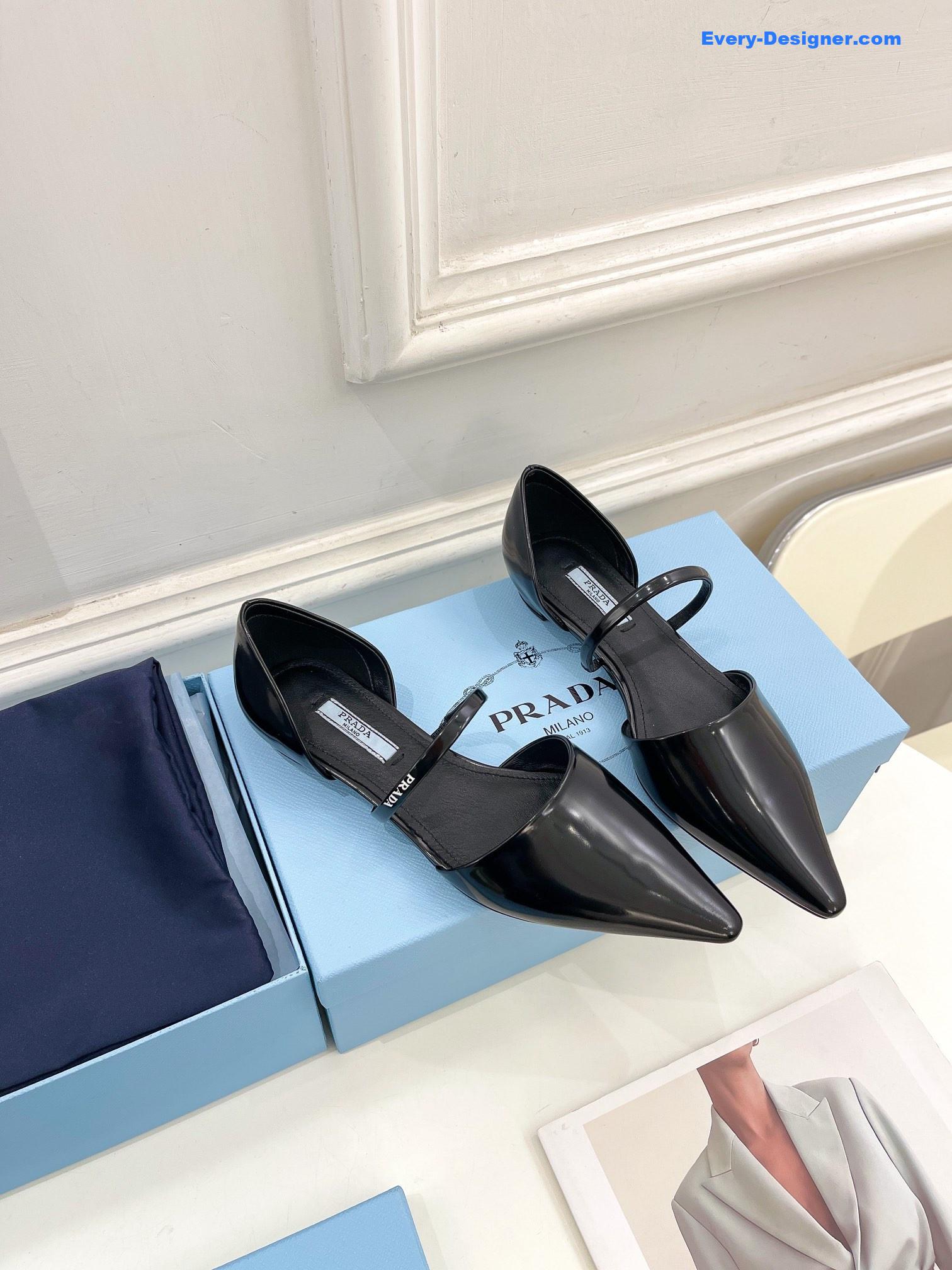 Pra*a catwalk style hollow pointed ballet shoes