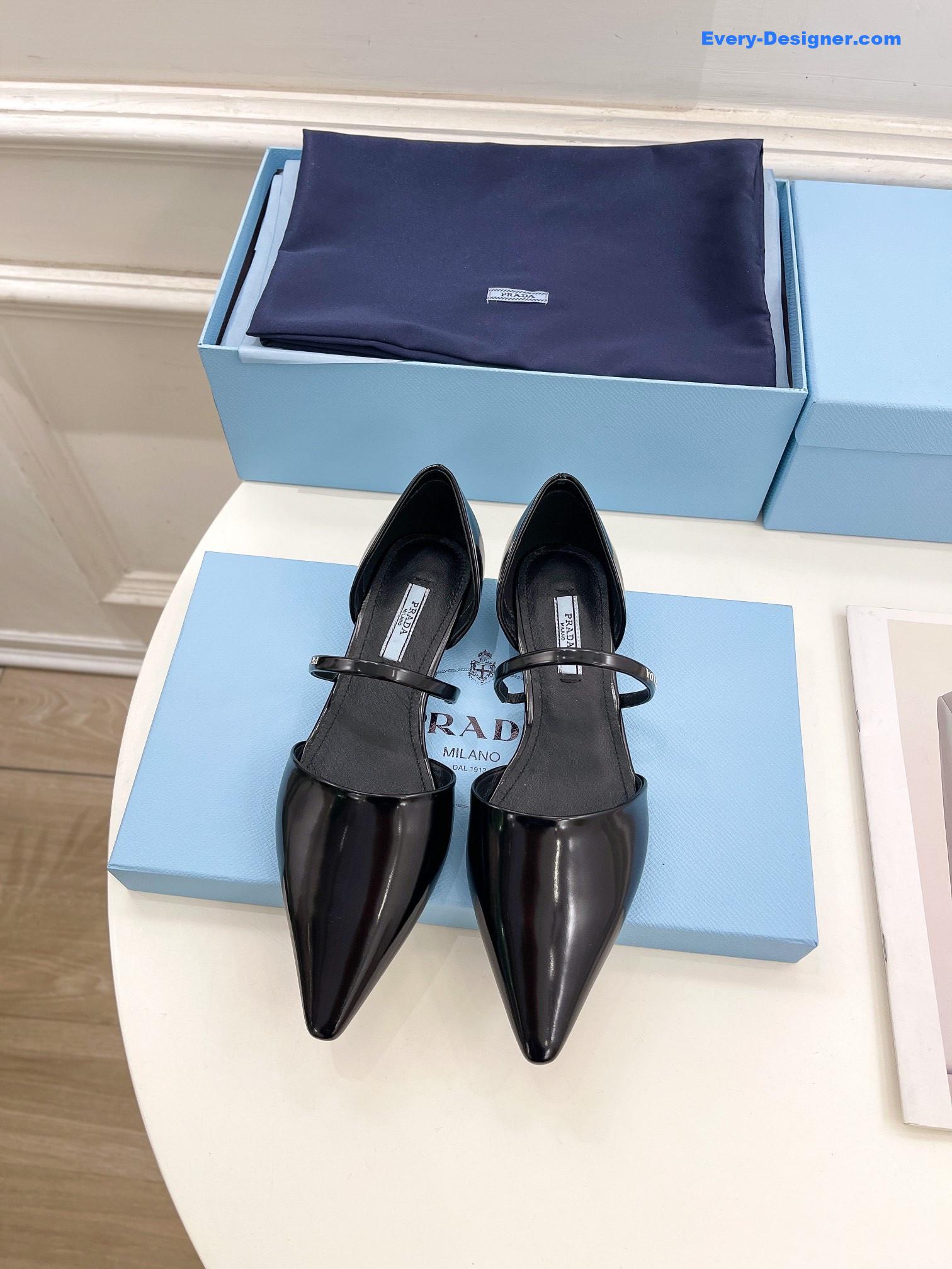 Pra*a catwalk style hollow pointed ballet shoes