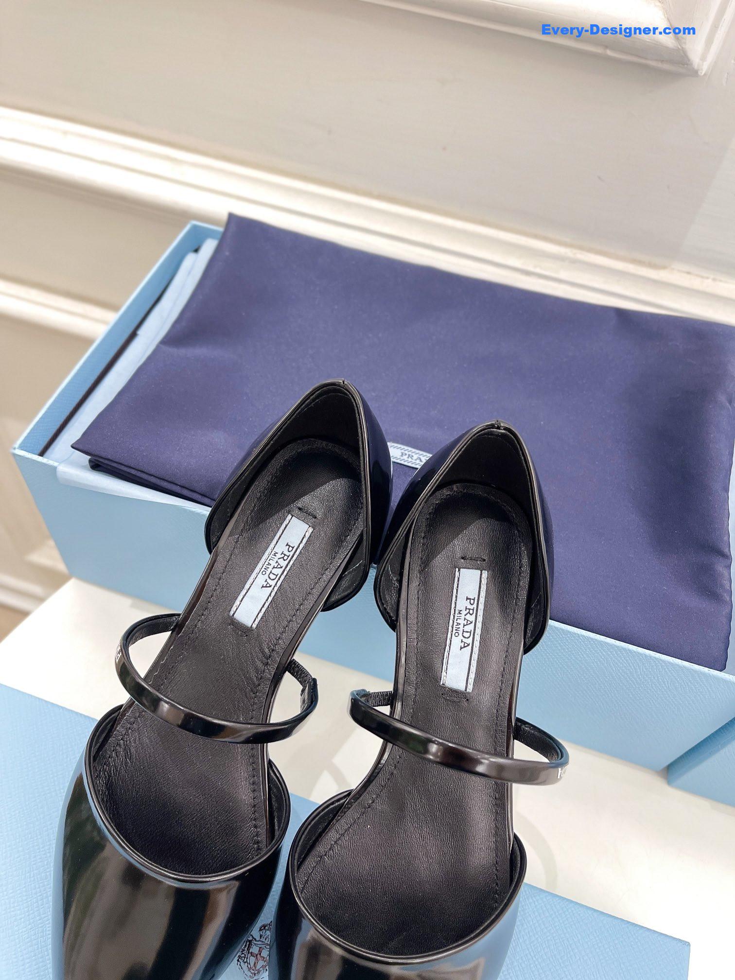 Pra*a catwalk style hollow pointed ballet shoes