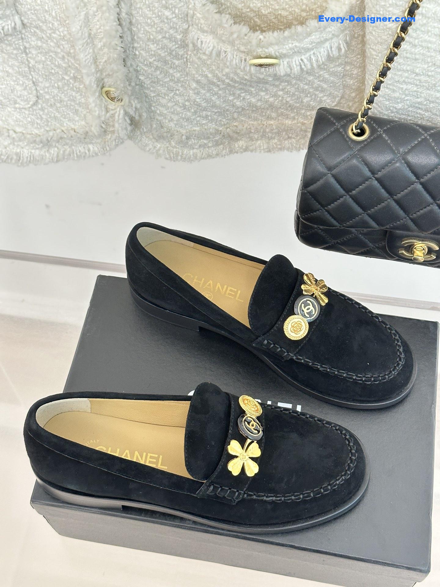 CC classic double C gold four-leaf clover gold coin loafers