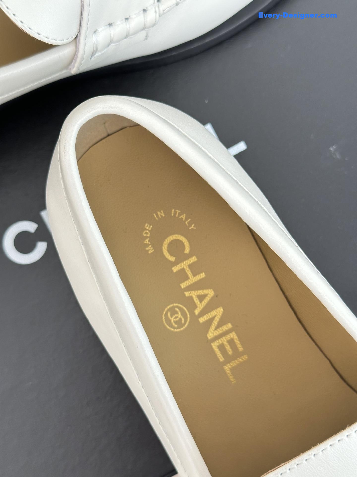 CC classic double C gold four-leaf clover gold coin loafers