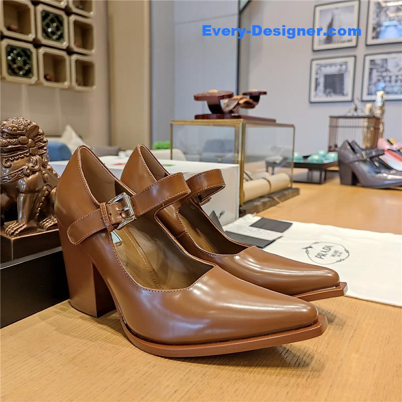 Pra*a wedge shoes