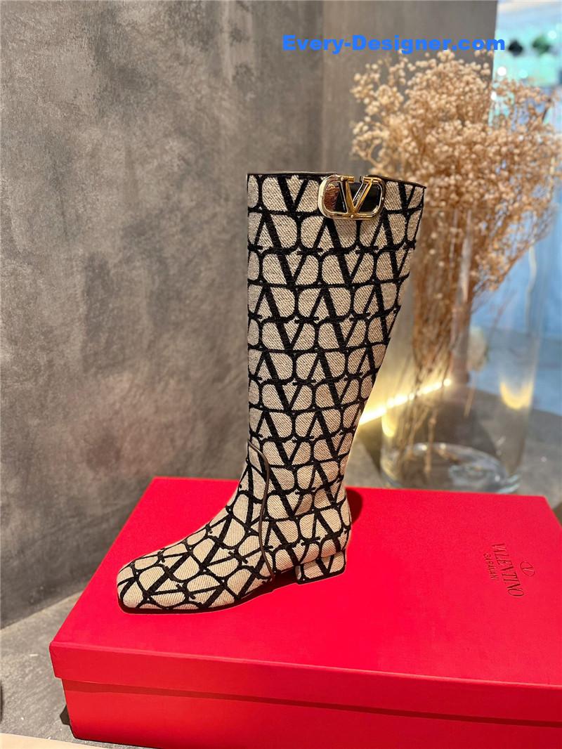 Va1e*ntin0 leather outsole mid boots