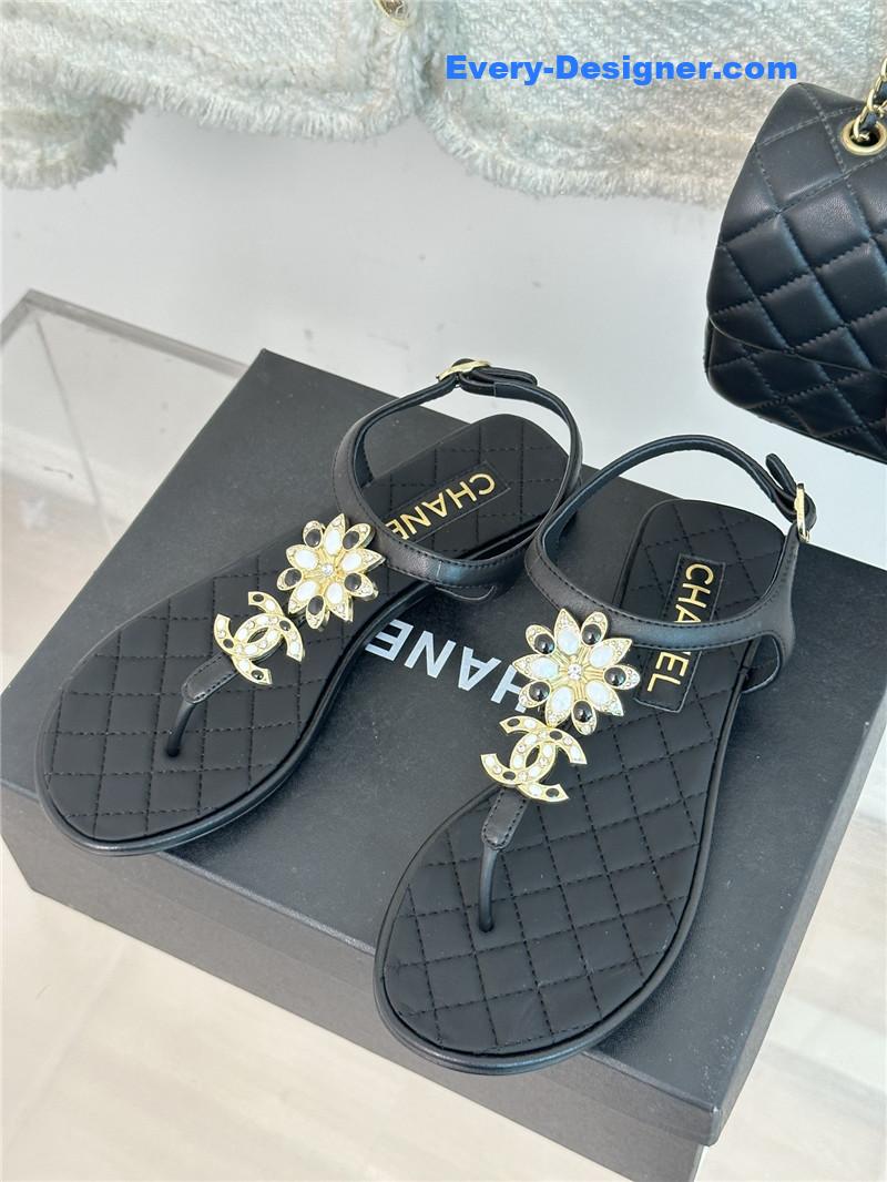 CC camellia double C pinch sandals