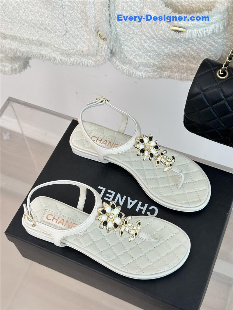 CC camellia double C pinch sandals