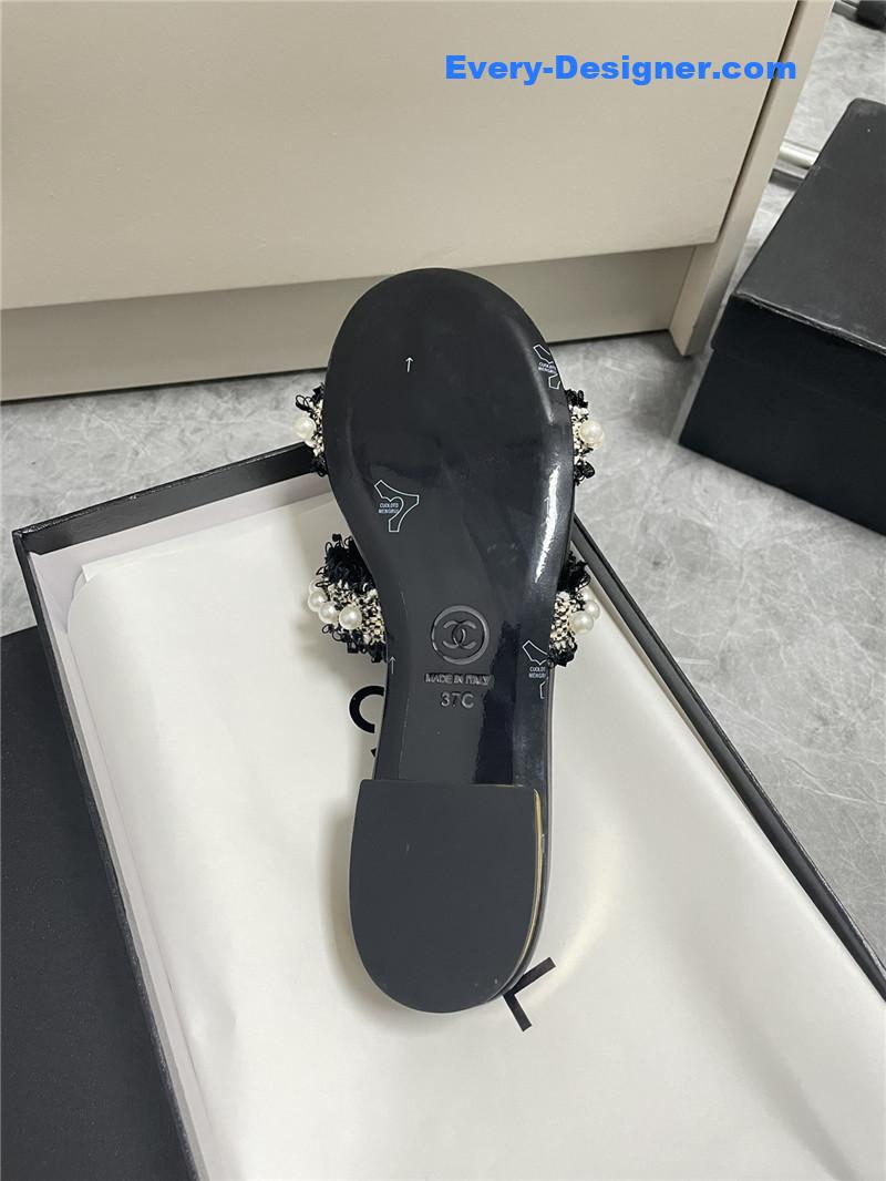 CC new pearl buckle slippers