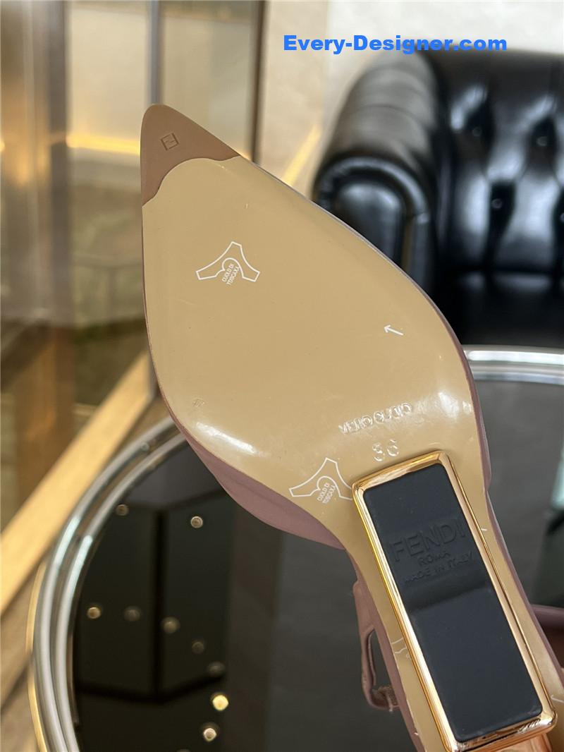 F**di f-shaped three-dimensional heel pumps