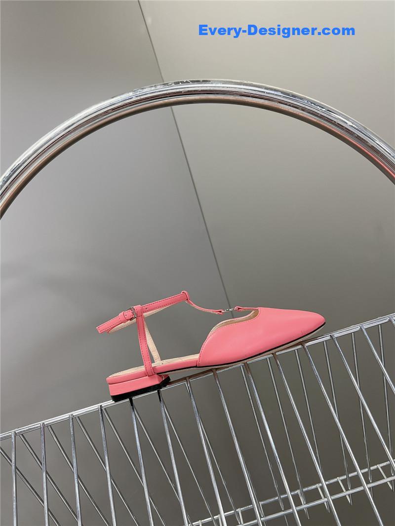 Gvc*1 double g hardware buckle embellished sandals