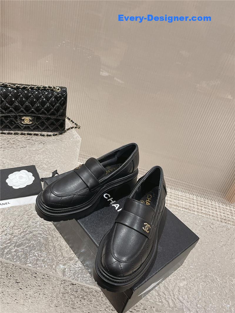 CC calfskin lozenge shoes