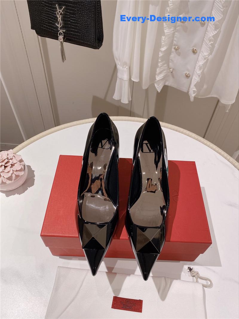Va1e*ntin0 top rhinestone stud high heels