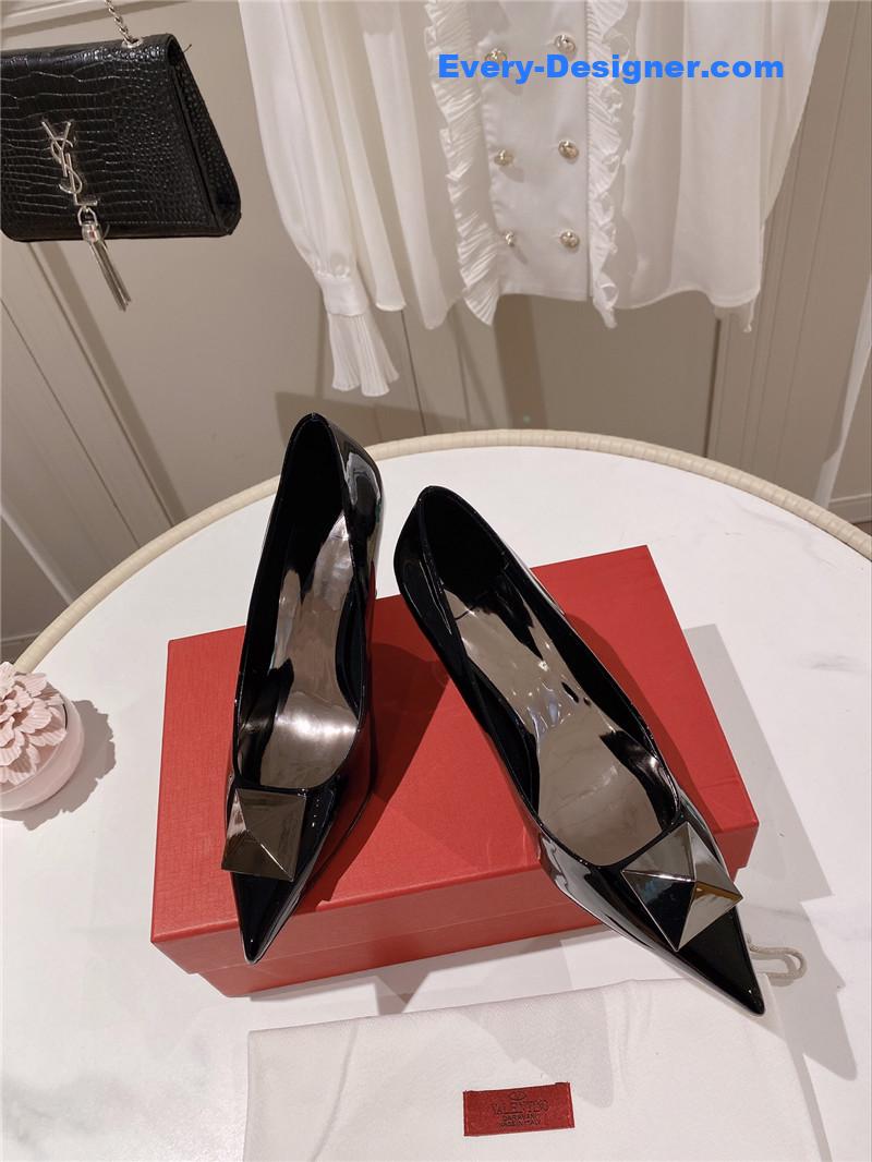 Va1e*ntin0 top rhinestone stud high heels