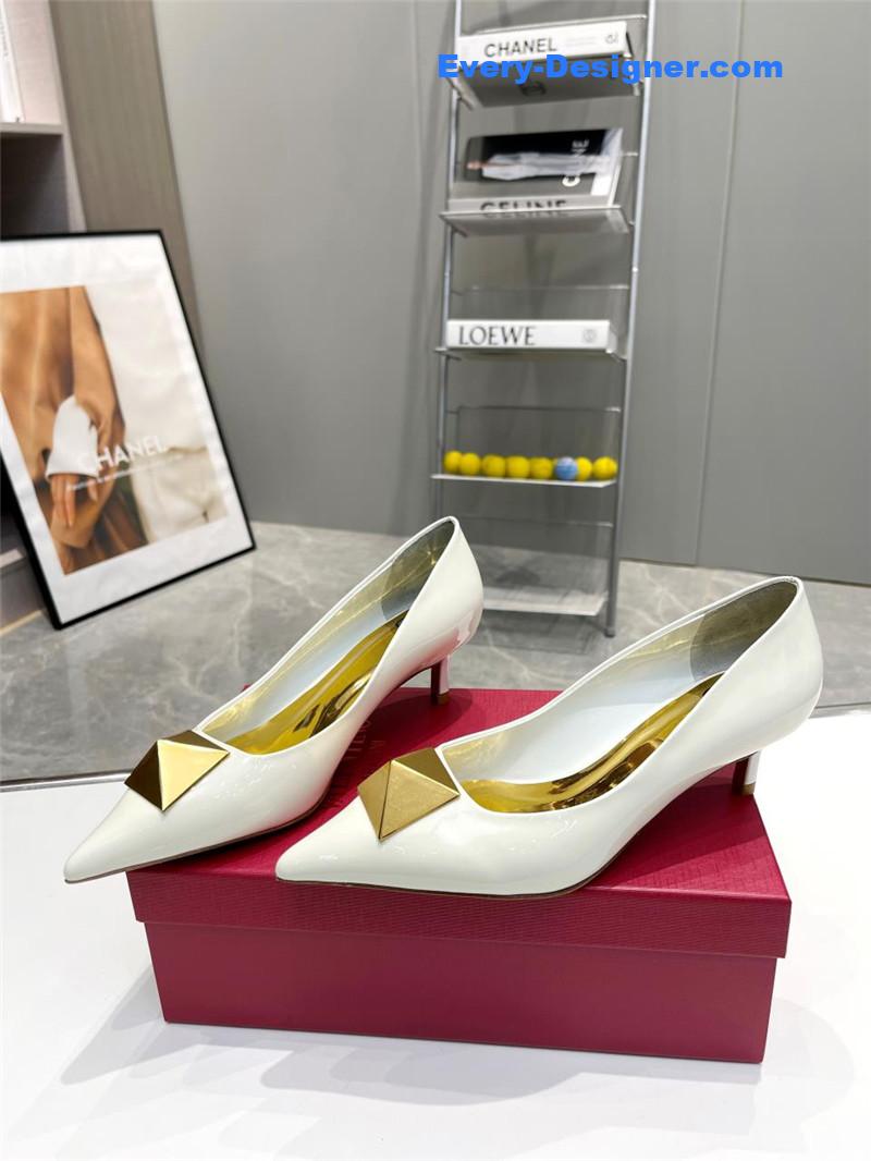 Va1e*ntin0 top rhinestone stud high heels