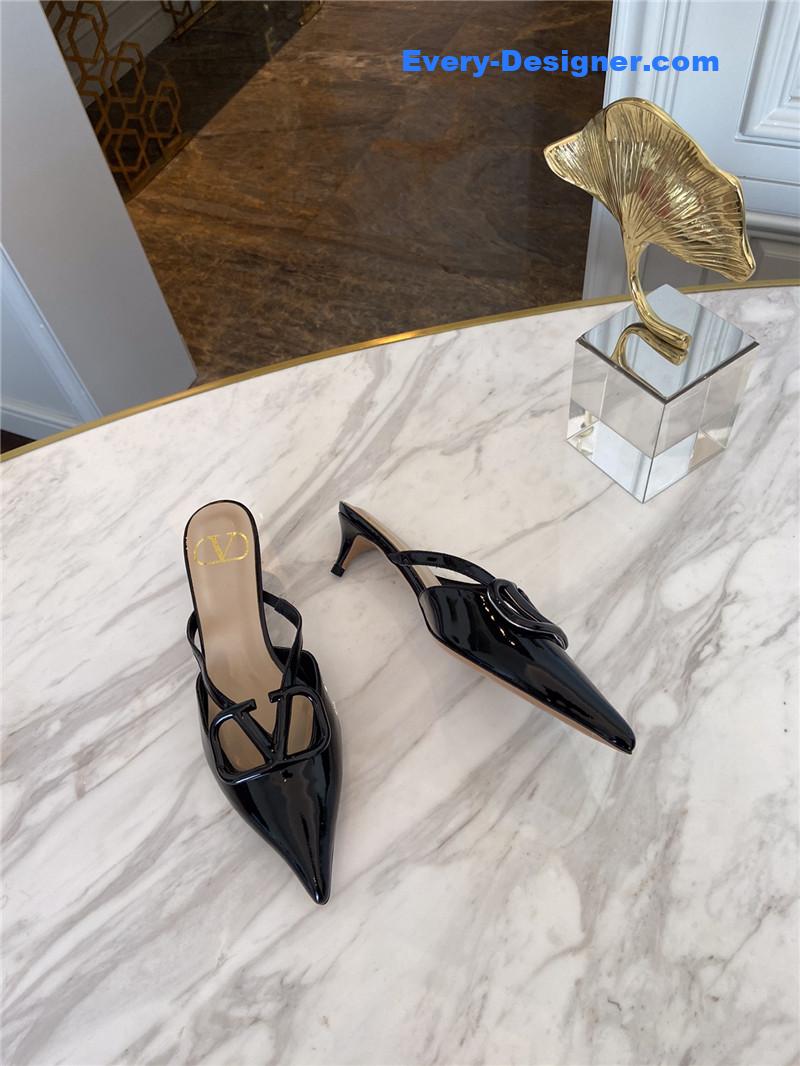 Va1e*ntin0 top sandals