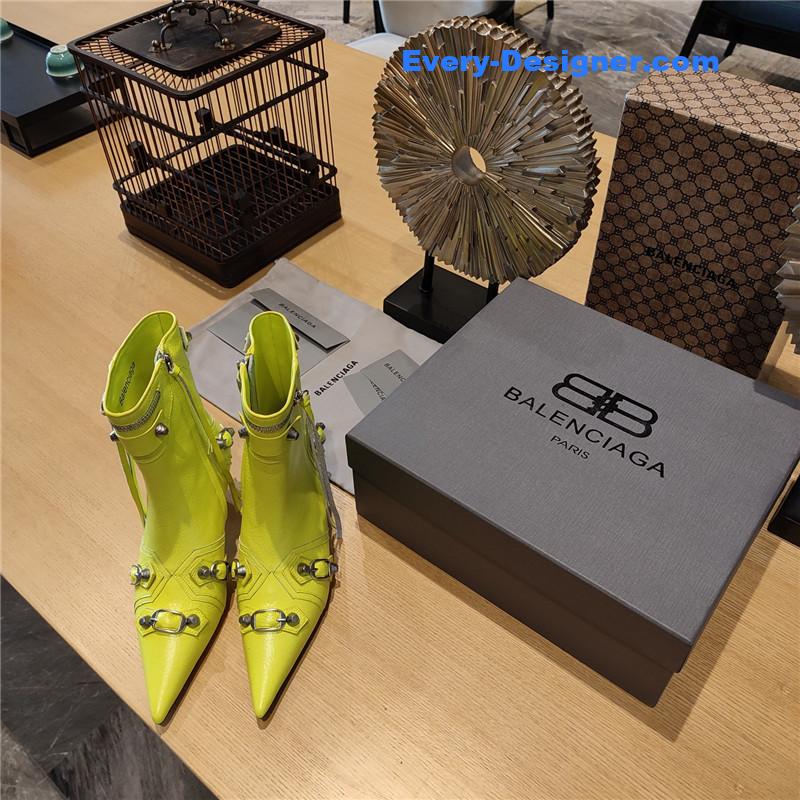 Ba1en*iaga orange pointed toe side zip kitten heel booties