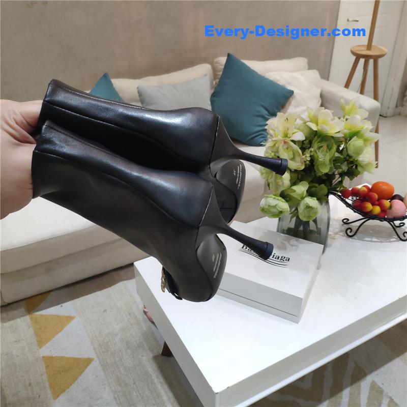 Ba1en*iaga new shape double b buckle flower toe ankle boots
