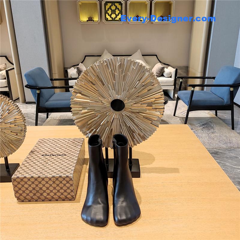 Ba1en*iaga five toe high heel mid boots