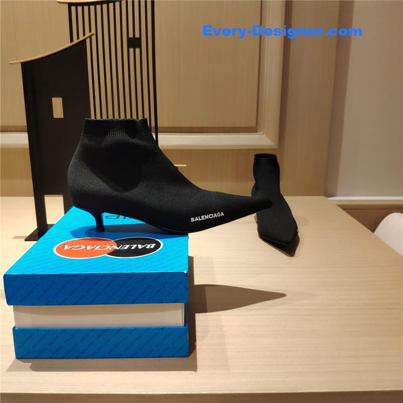 Ba1en*iaga new cat with small boots