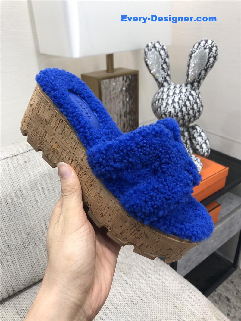 H**me5 teddy fur slippers