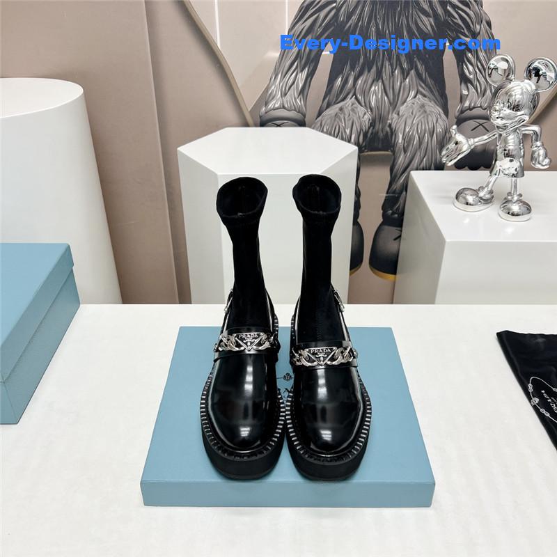 Pra*a round toe stretch platform boots