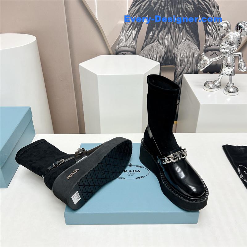Pra*a round toe stretch platform boots