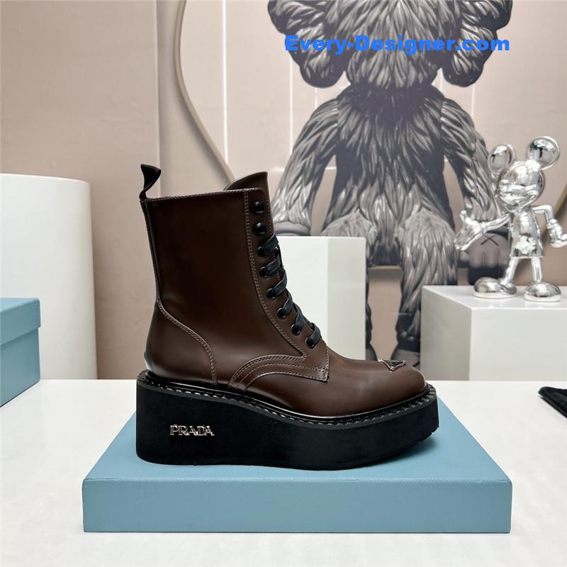 Pra*a round toe platform lace-up ankle boots