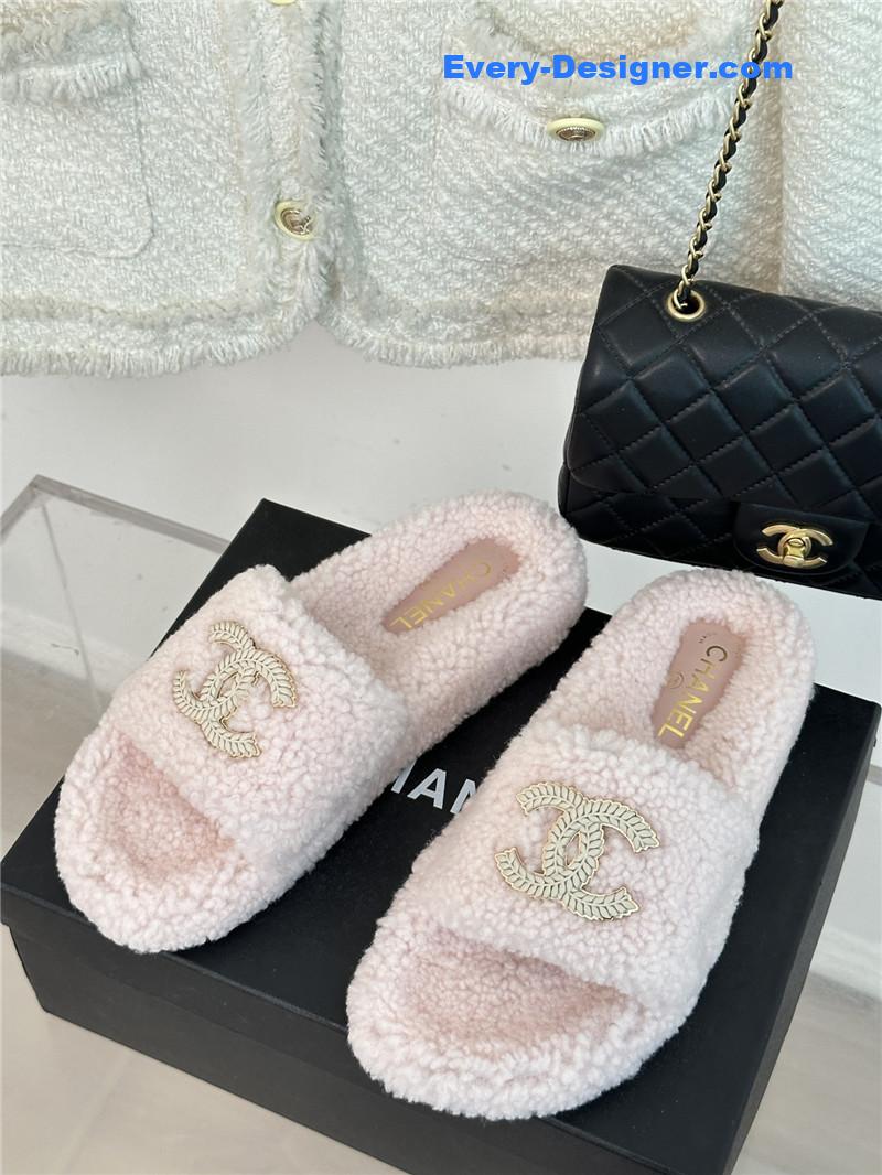 CC classic four seasons double C plush slippers