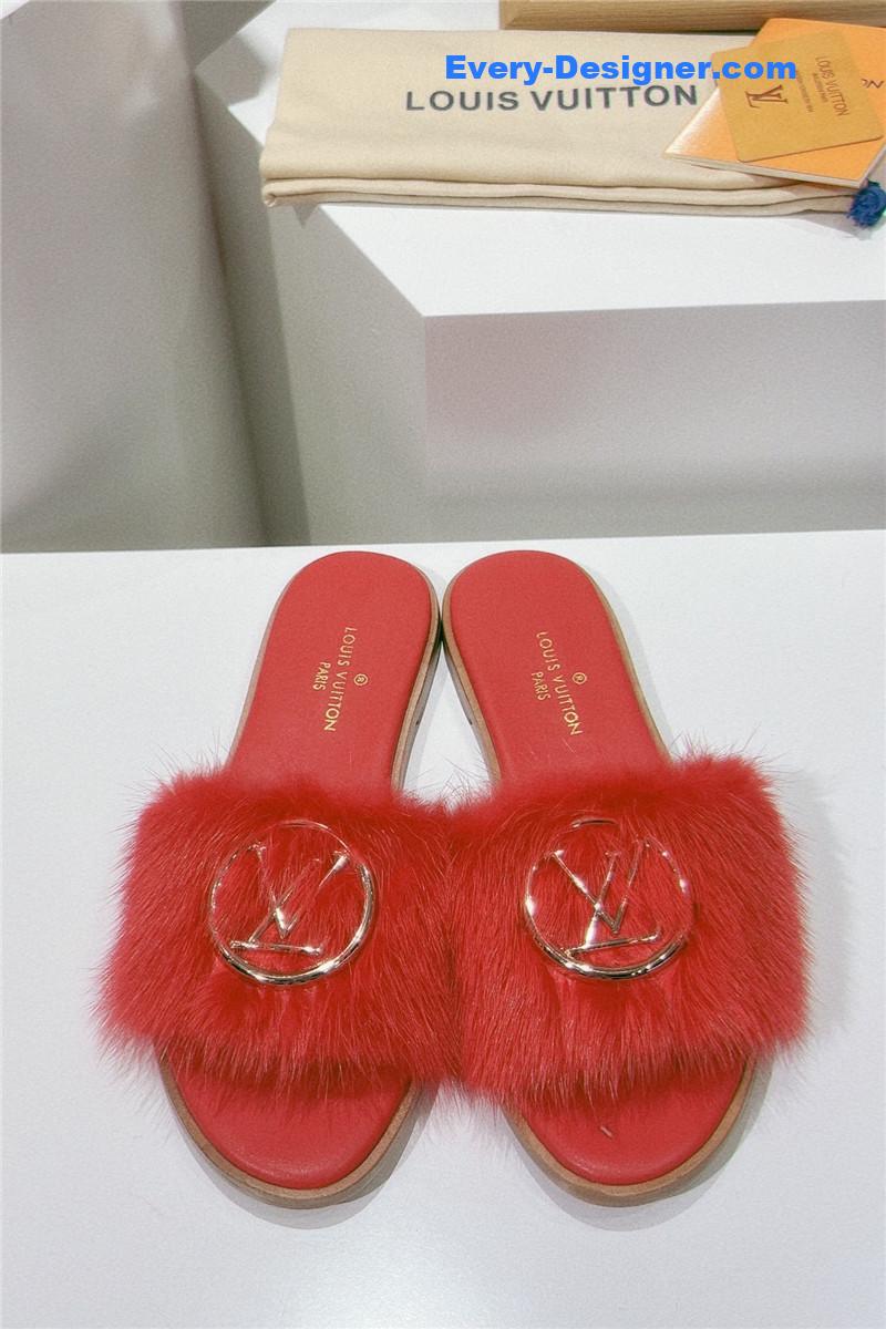 l0vis Vvtt0n lv flat open toe sandals
