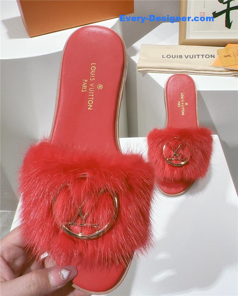 l0vis Vvtt0n lv flat open toe sandals