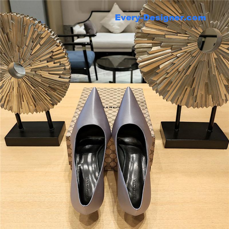 Ba1en*iaga prismatic triangle mules pumps