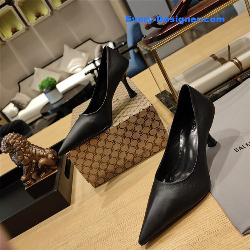 Ba1en*iaga prismatic triangle mules pumps