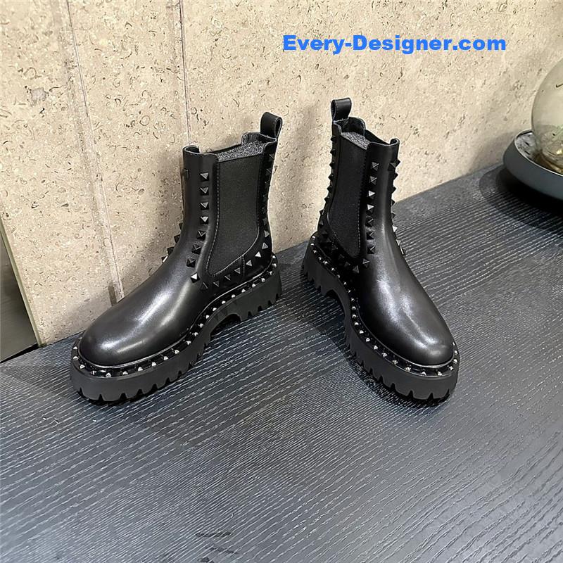 Va1e*ntin0 rivet style martin boots