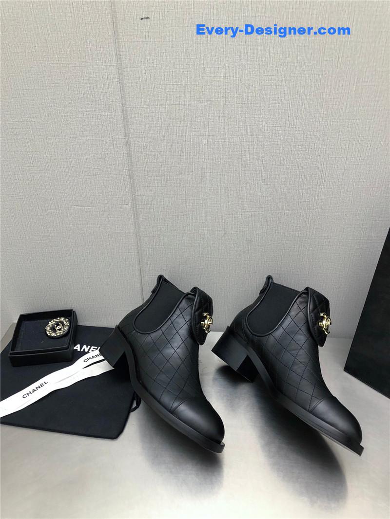 CC explosive boots