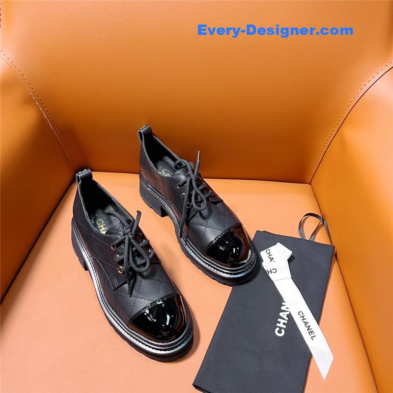 CC classic double C letter logo loafers